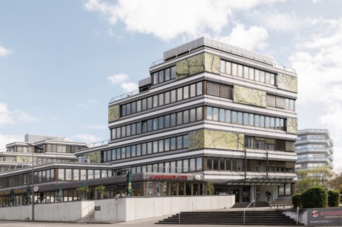 Großzügige Büroeinheit im Breitspiel