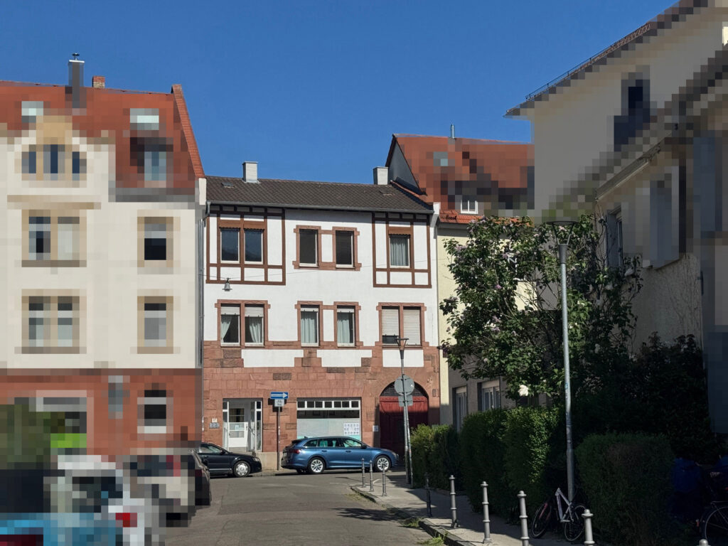 Hausansicht_Straße
